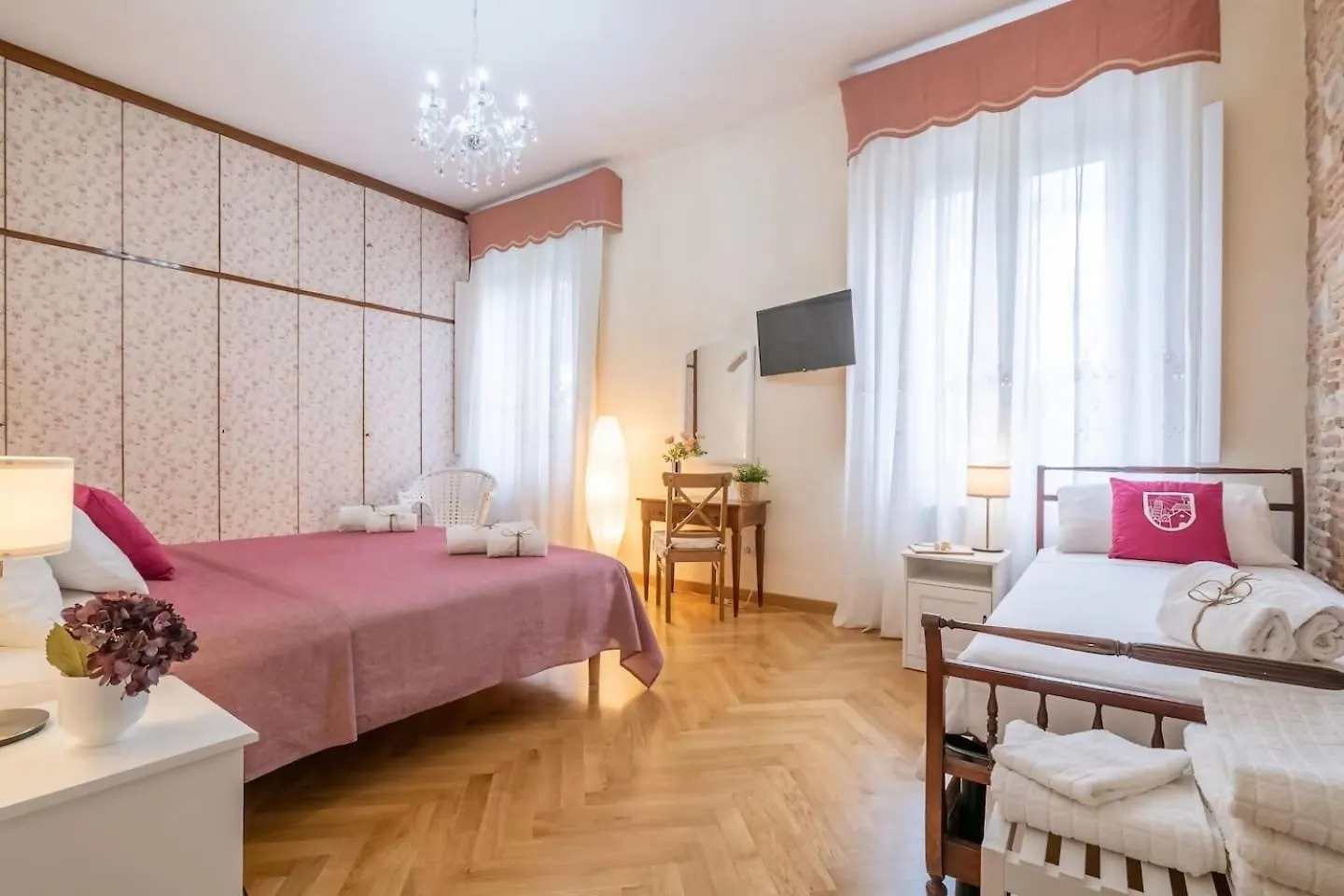 Lh Casa Dora Otel Pisa İtalya