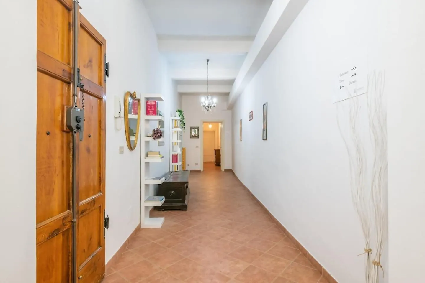 Konukevi Lh Casa Dora Otel Pisa