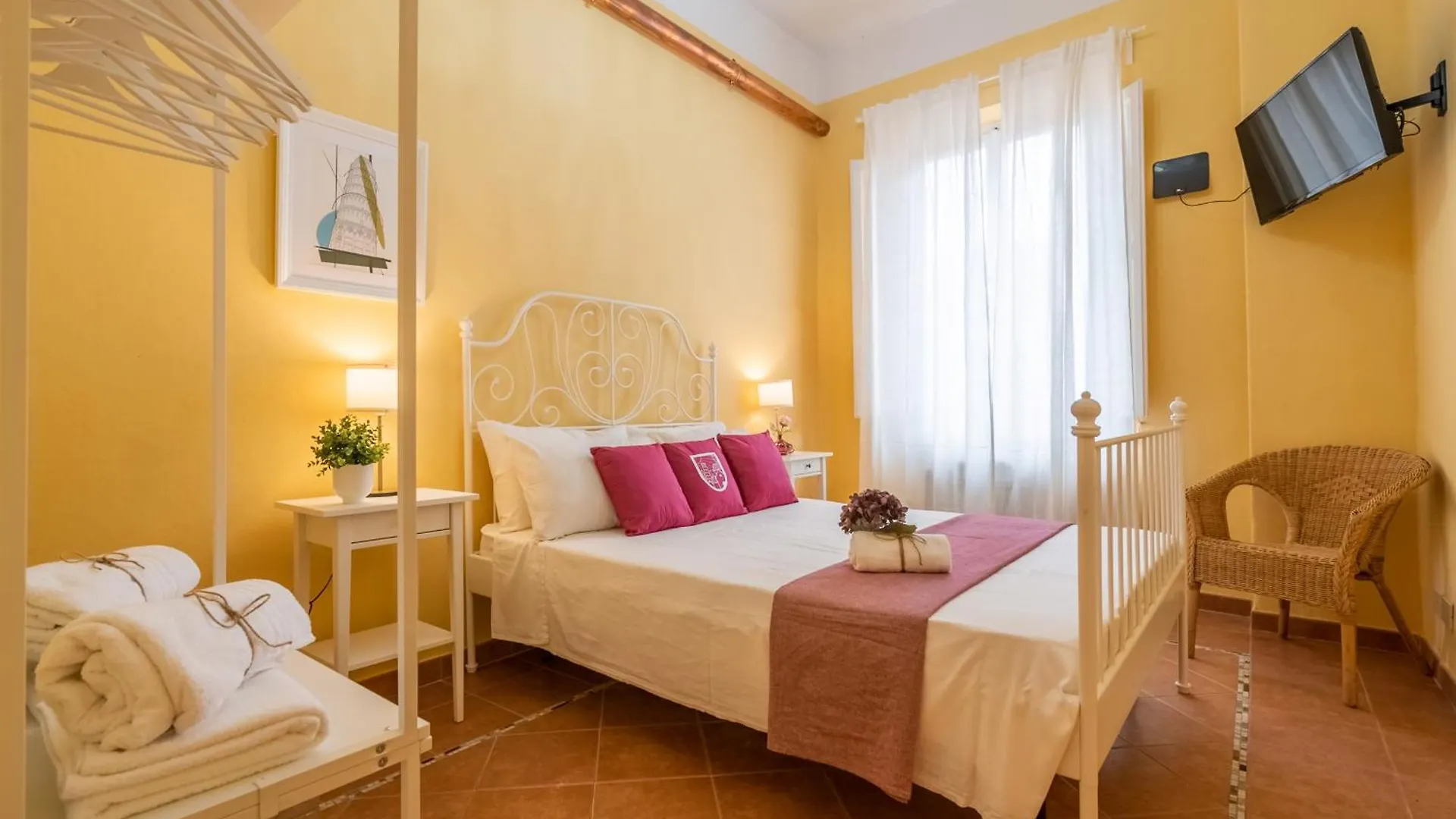 Konukevi Lh Casa Dora Otel Pisa İtalya
